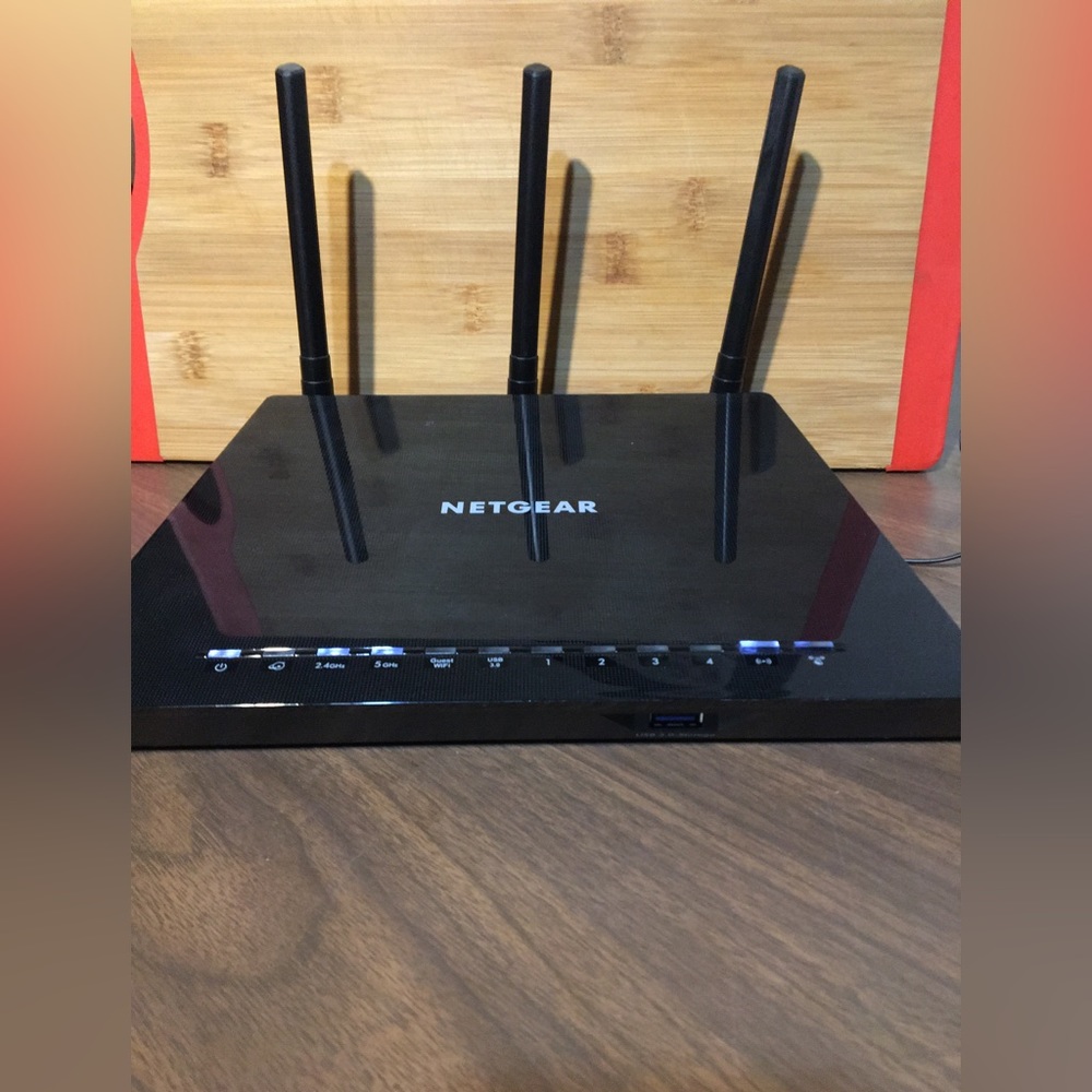 Netgear nighthawk Smart WiFi Router Computer Internet Modem - Picture 2 of 5